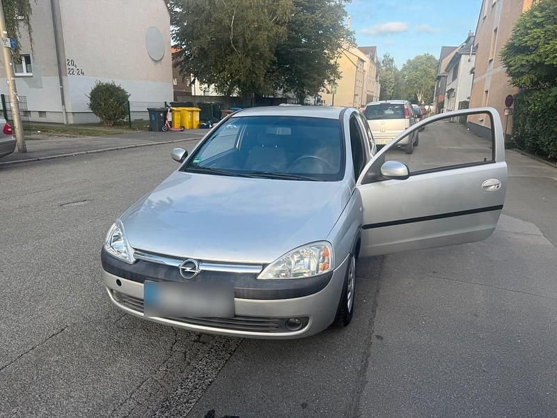 Usata Opel Corsa 90 CV (66 kW) 2004 Argento Utilitaria
