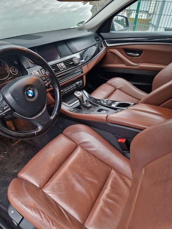 Gebraucht BMW 520 184 PS (135 kW) 2010 Schwarz Limousine