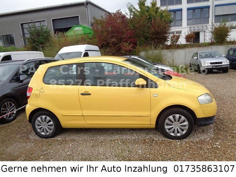 Gebraucht VW Fox 54 PS (39 kW) 2010 Gelb Kleinwagen