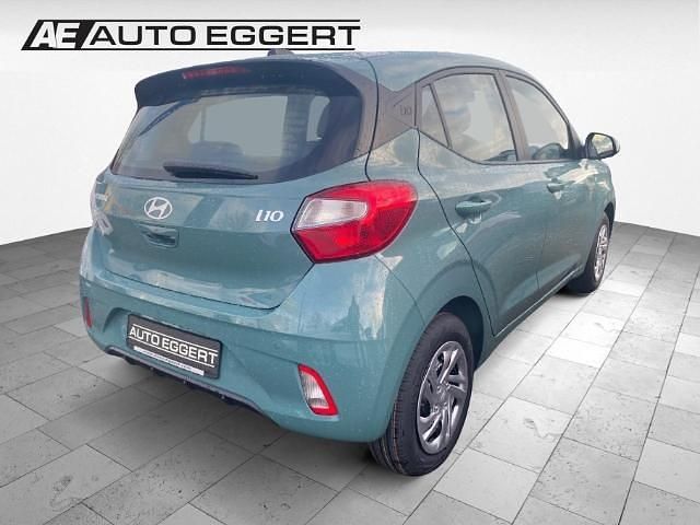 Gebraucht Hyundai i10 Select 63 PS (46 kW) 2026 Mangrove green / mic (gruen) Kleinwagen