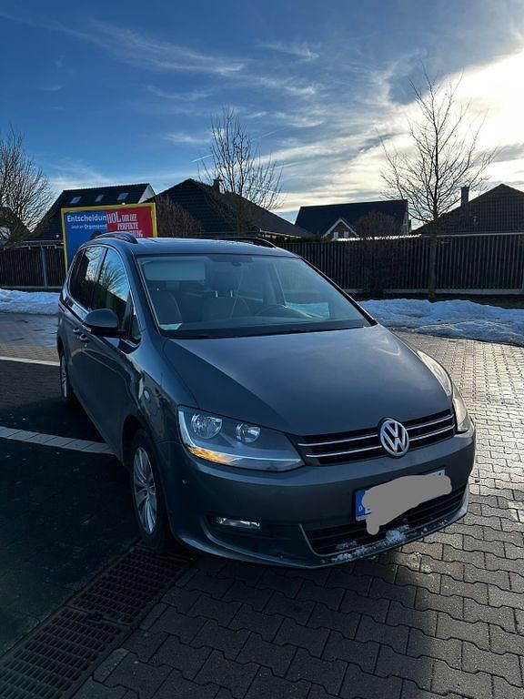 Grau Gebraucht 2011 VW Sharan Van / Kleinbus | 12.800 € (Teuer) - Bild 1/4