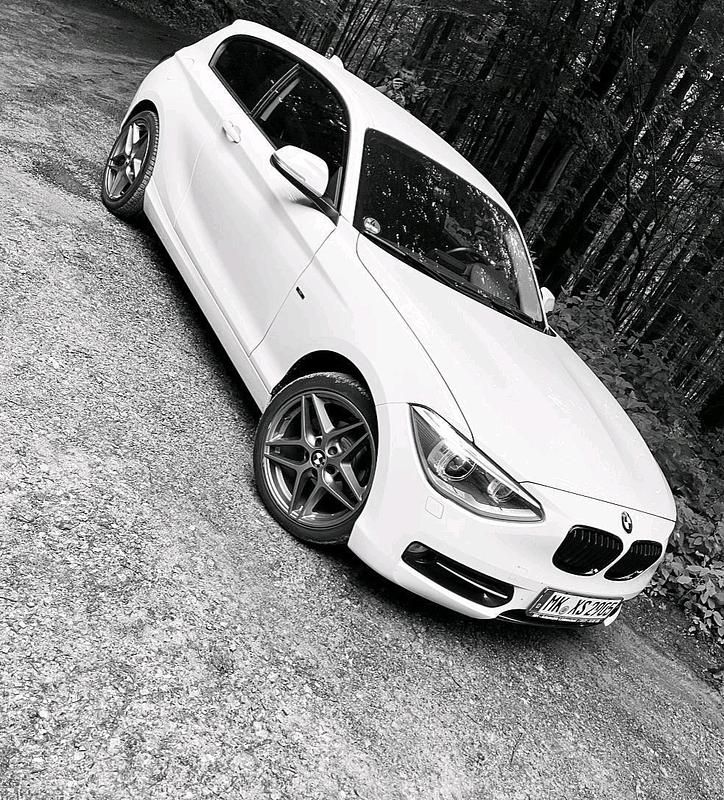 Weiß Gebraucht 2012 BMW 114 Sport Line Kleinwagen | 6.200 € (Superpreis) - Bild 1/4