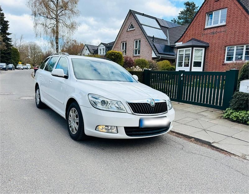 Gebraucht Skoda Octavia 140 PS (102 kW) 2013 Weiß Kombi