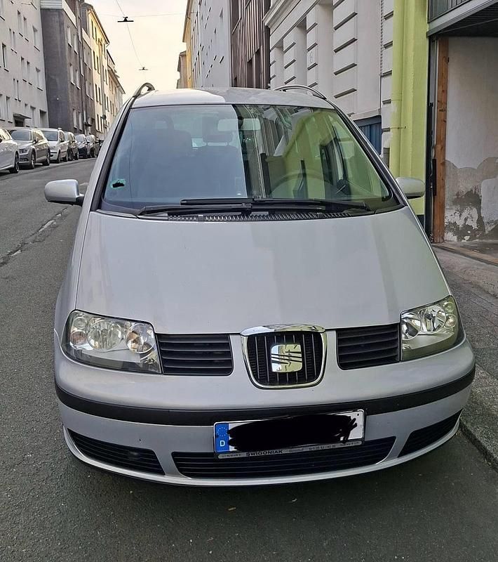 Silber Gebraucht 2003 Seat Alhambra Van / Kleinbus | 2.300 € (Fairer Preis) - Bild 1/4