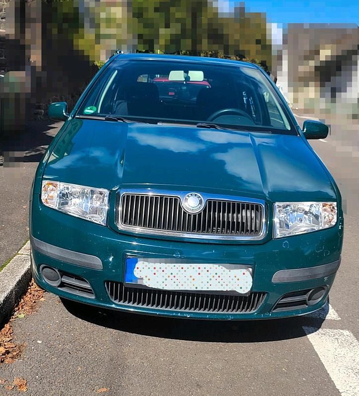 Grün Gebraucht 2005 Skoda Fabia Classic Kleinwagen | 800 € (Guter Preis) - Bild 1/4