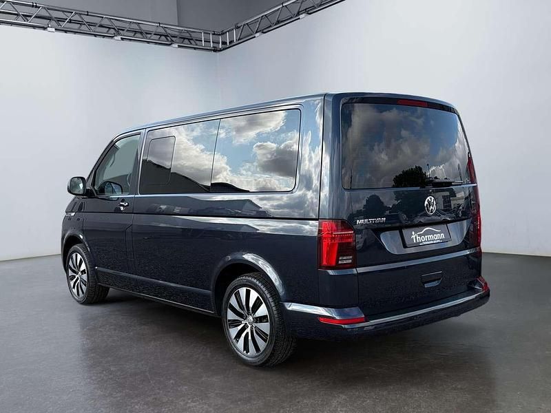 Gebraucht VW Multivan Comfortline 199 PS (146 kW) 2021 Starlight blue metallic Van