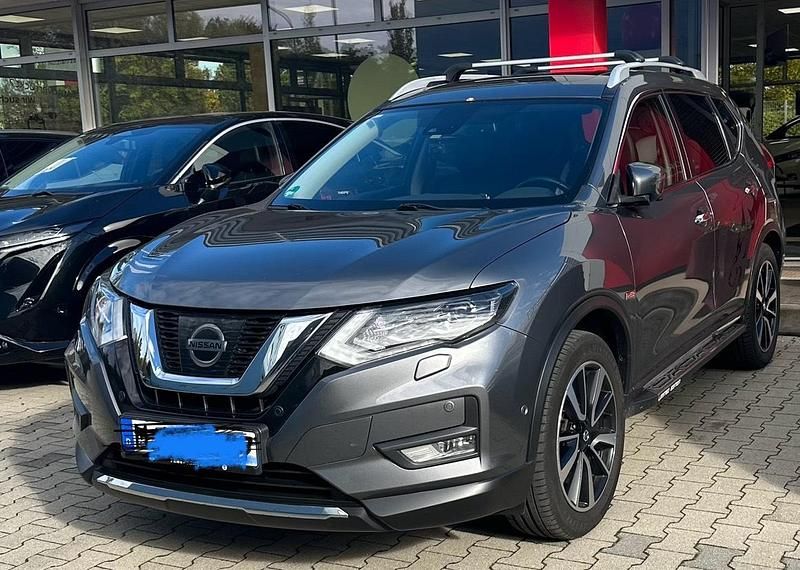 Grau Gebraucht 2019 Nissan X-Trail Tekna SUV | 16.590 € (Fairer Preis) - Bild 1/4