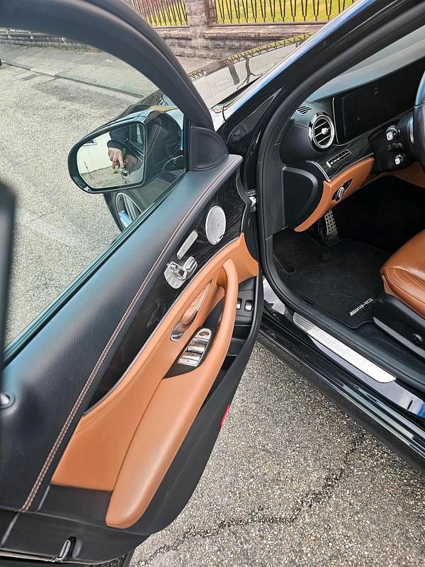 Usata Mercedes E400 333 CV (244 kW) 2017 Nero Station wagon