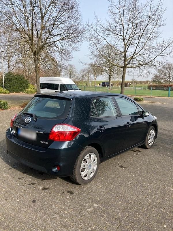 Gebraucht Toyota Auris 99 PS (72 kW) 2012 Blau Kleinwagen