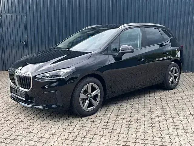 Gebraucht BMW 218 Active Tourer 150 PS (110 kW) 2024 Schwarzuni Van / Kleinbus