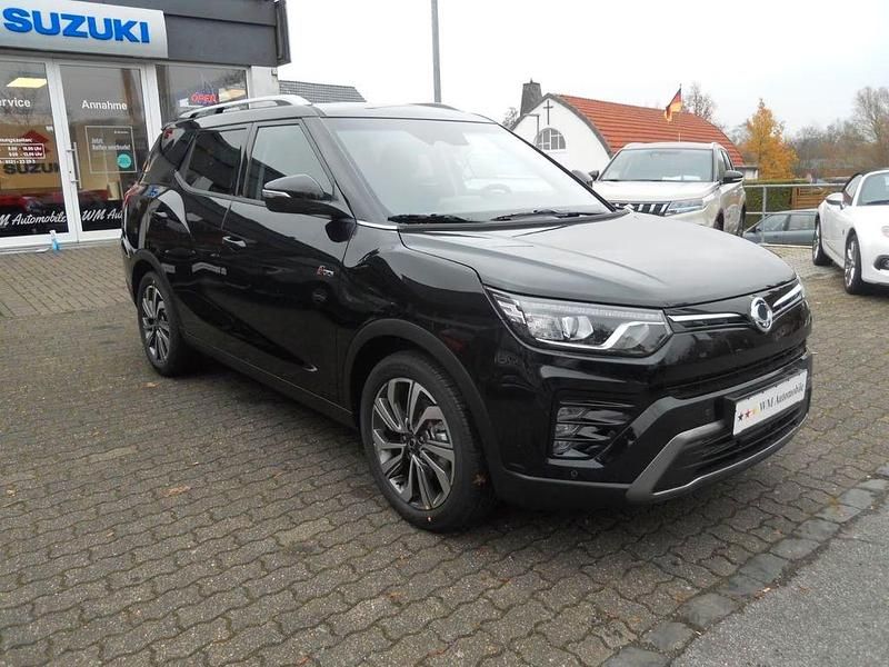 Schwarz Gebraucht 2023 Ssangyong Tivoli SUV | 22.940 € (Teuer) - Bild 1/4