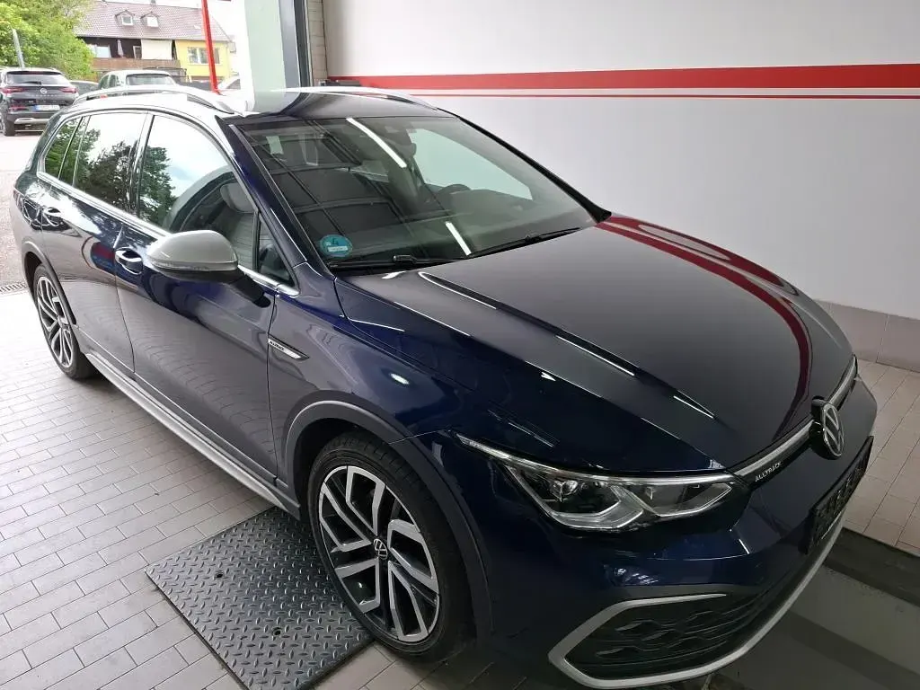 Gebraucht VW Golf Alltrack 200 PS (147 kW) 2023 Atlantik blue metallic Kombi