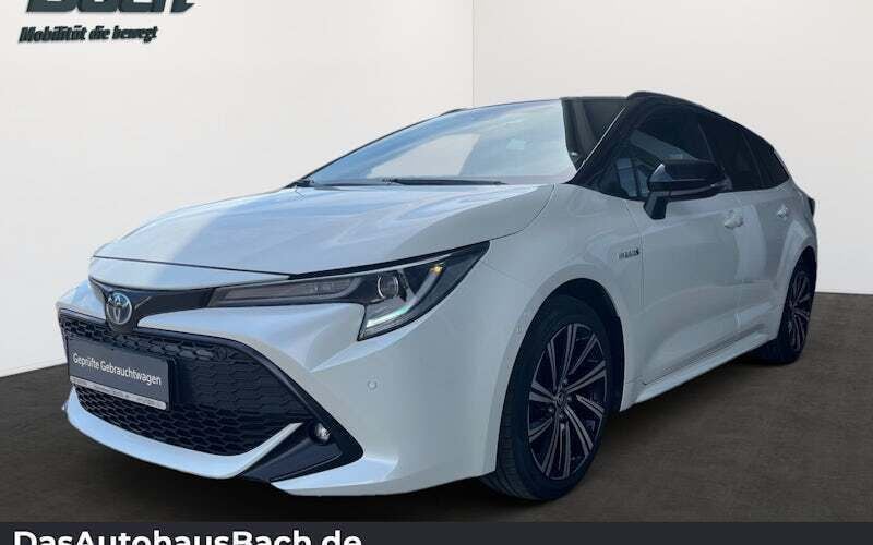 Weiß Gebraucht 2021 Toyota Corolla Team Kombi | 19.870 € (Guter Preis) - Bild 1/4