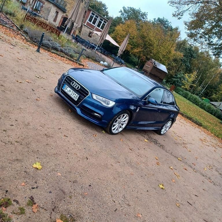 Gebraucht Audi A3 S-Line 150 PS (110 kW) 2015 Blau Limousine