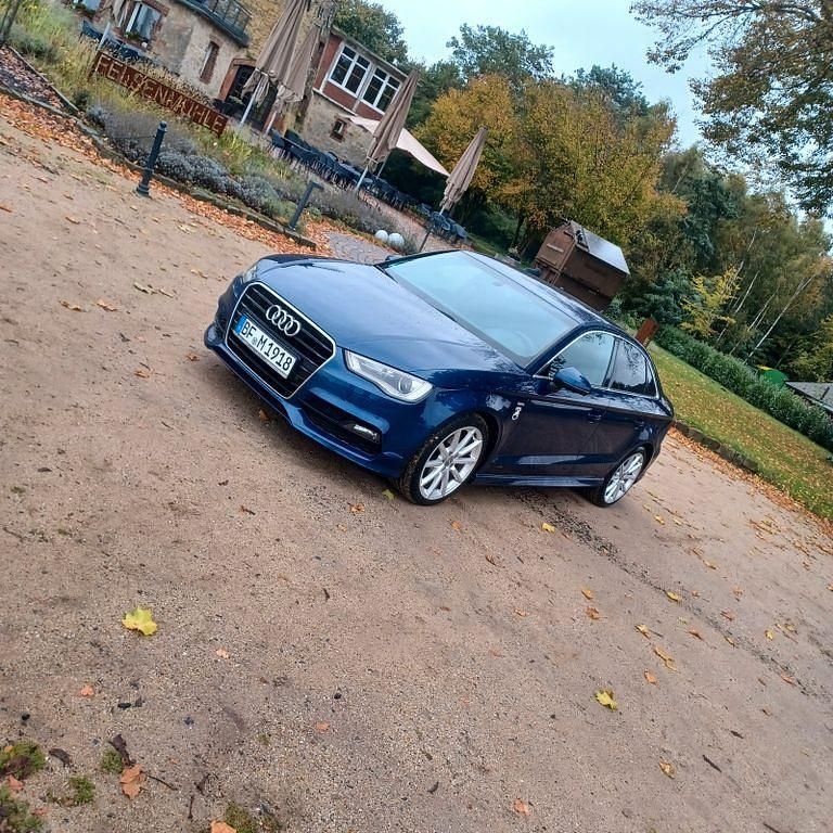 Blau Gebraucht 2015 Audi A3 S-Line Limousine | 16.400 € (Fairer Preis) - Bild 1/4