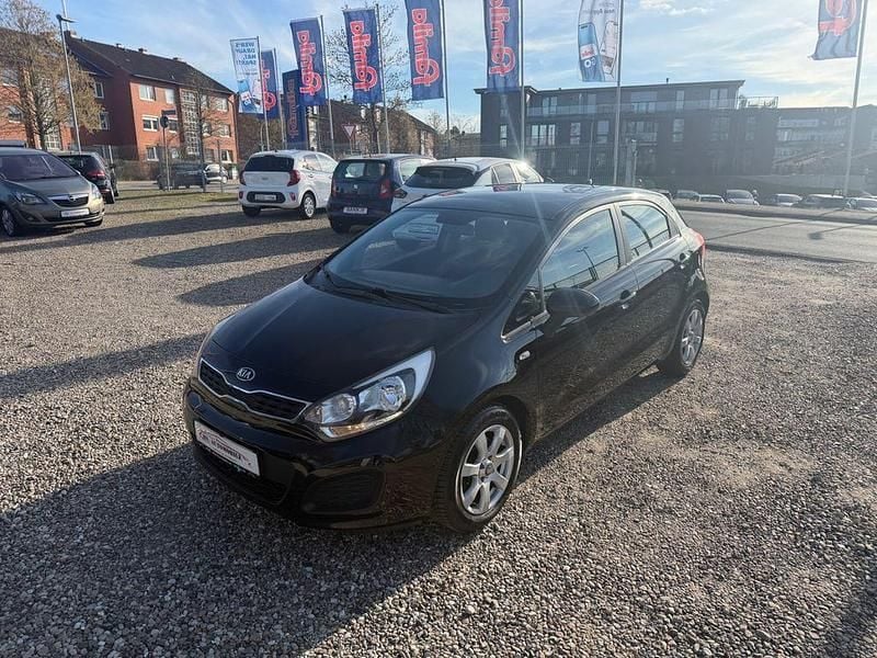 Gebraucht Kia Rio Edition 7 86 PS (63 kW) 2014 Schwarz Limousine