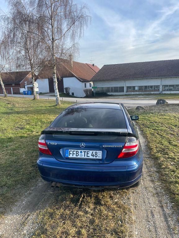 Gebraucht Mercedes C180 143 PS (105 kW) 2005 Blau Coupé