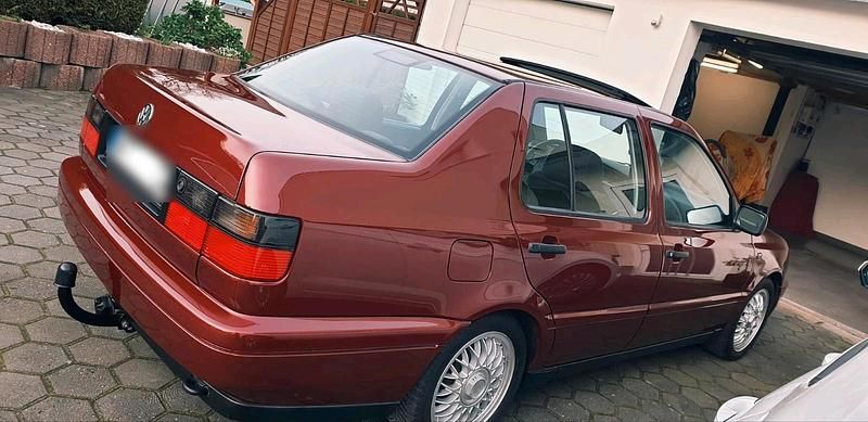 Gebraucht VW Vento 75 PS (55 kW) 1996 Rot Limousine