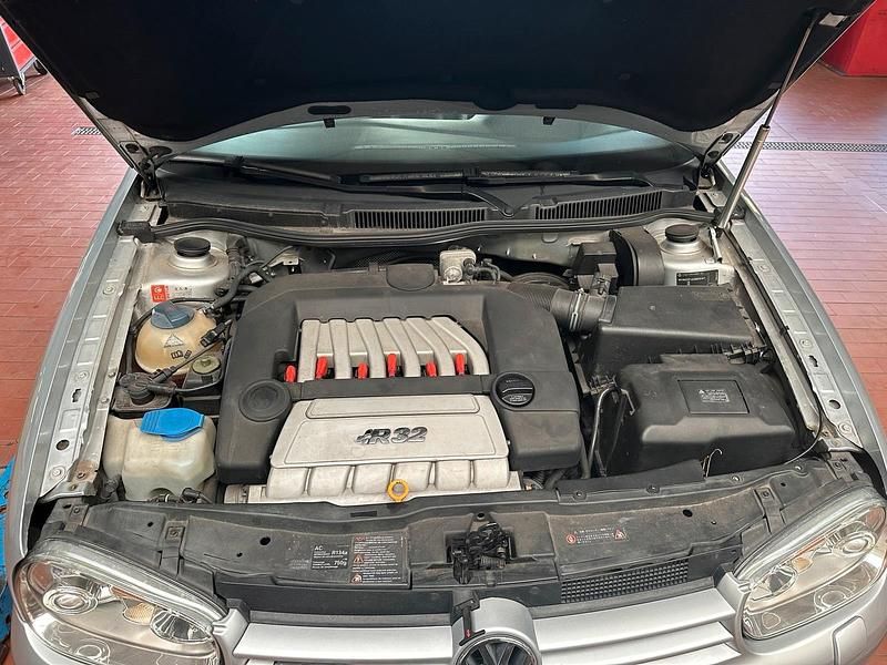 Occasion VW Golf IV R 241 ch (177 kW) 2003 Argent Citadine