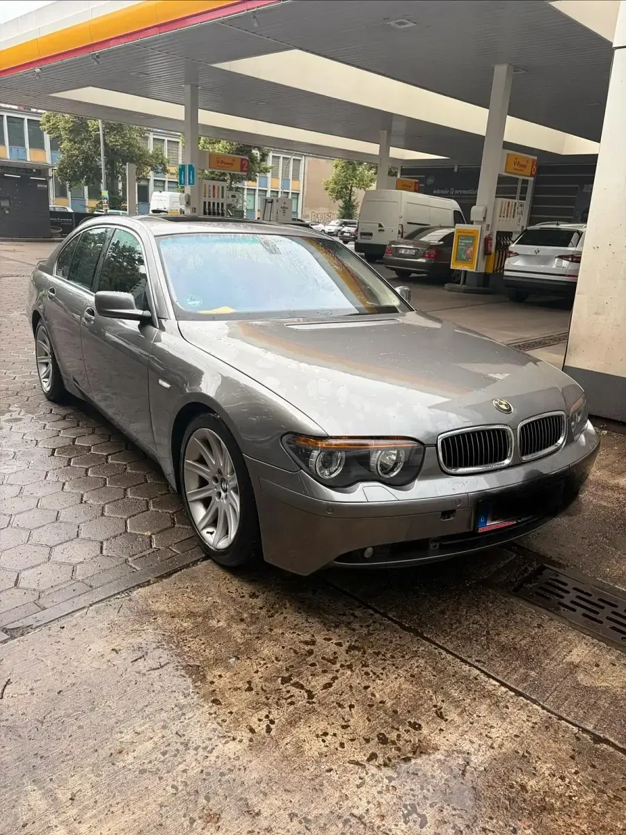 Gebraucht BMW 745L 333 PS (244 kW) 2003 Silber Limousine