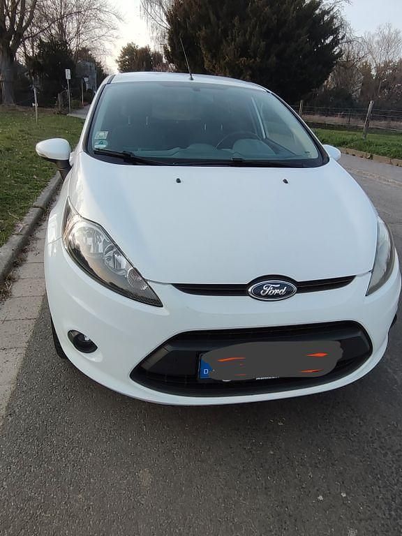 Gebraucht Ford Fiesta Viva 82 PS (60 kW) 2011 Weiß Kleinwagen