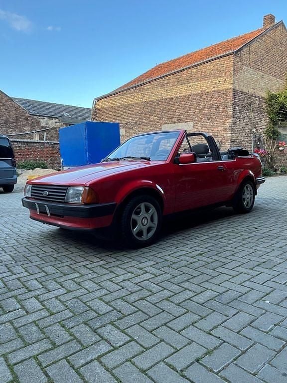 Rot Gebraucht 1986 Ford Escort Cabriolet Cabrio | 3.800 € - Bild 1/4