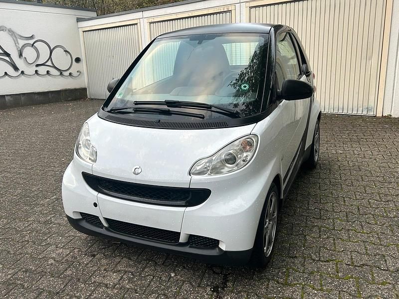 Weiß Gebraucht 2007 Smart ForTwo Coupé Kleinwagen | 2.950 € (Fairer Preis) - Bild 1/4