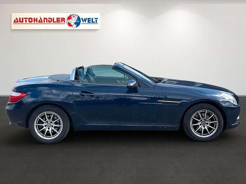 Gebraucht Mercedes SLK200 184 PS (135 kW) 2011 Blau Cabrio