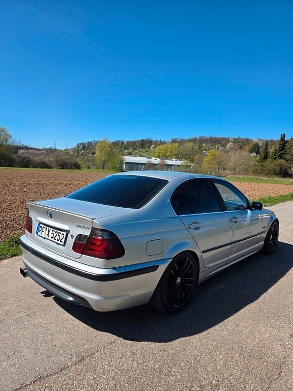 Second-hand BMW 325 Performance 192 CP (141 kW) 2000 Argintiu Berlinǎ