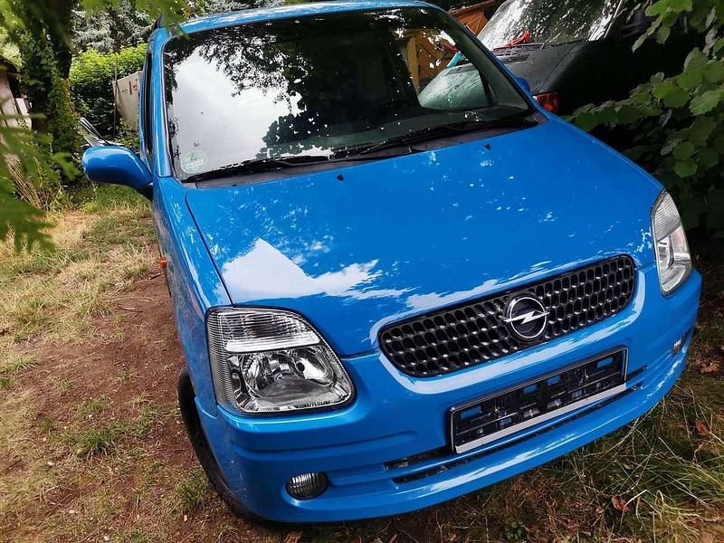 Blau Gebraucht 2002 Opel Agila Basis Kleinwagen | 1.495 € - Bild 1/4