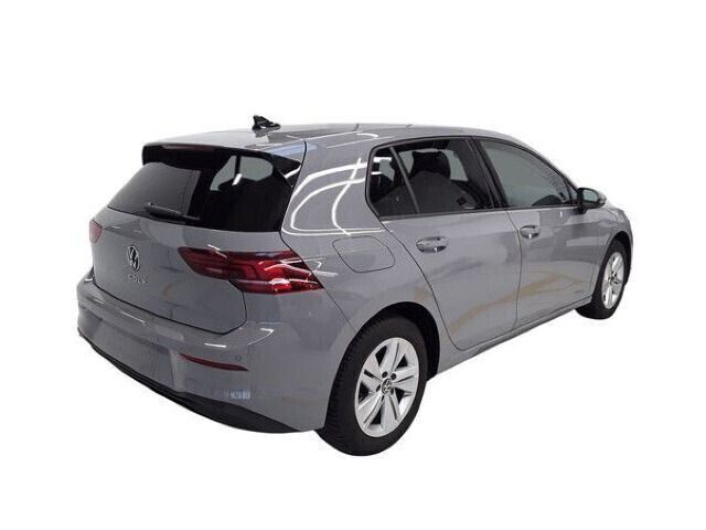 Gebraucht VW Golf VIII Life 116 PS (85 kW) 2024 Grau Kleinwagen