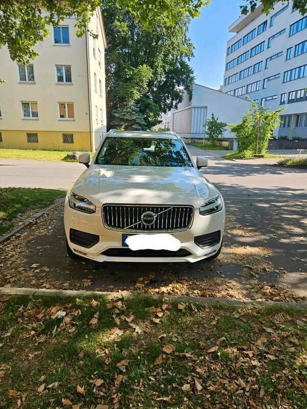 Weiß Gebraucht 2020 Volvo XC90 Momentum SUV | 39.900 € (Superpreis) - Bild 1/4