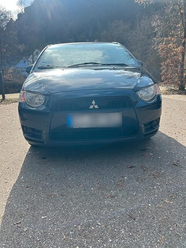 Gebraucht Mitsubishi Colt 75 PS (55 kW) 2011 Blau Kleinwagen
