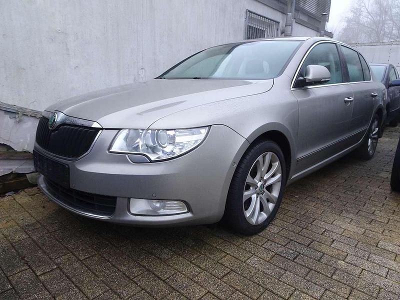 Gebraucht Skoda Superb Elegance 160 PS (117 kW) 2009 Cappuccinobeige metallic Limousine