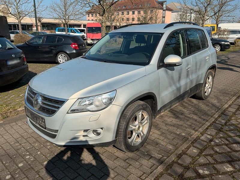 Gebraucht VW Tiguan 140 PS (102 kW) 2009 Grau SUV