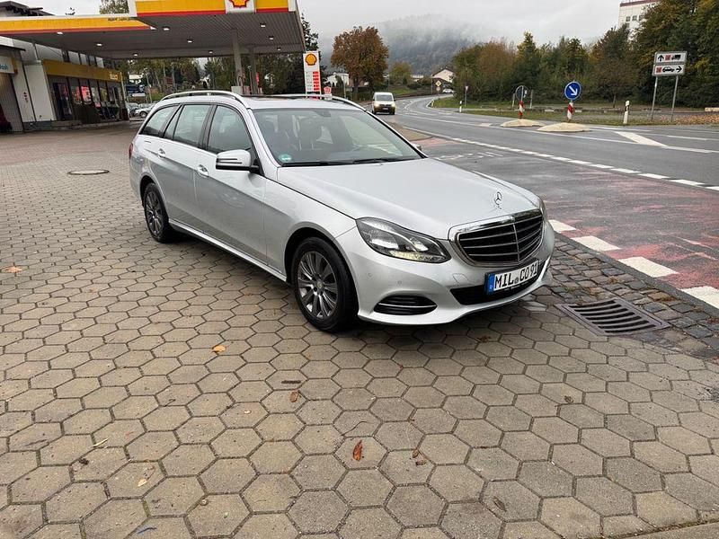 Gebraucht Mercedes E220 170 PS (125 kW) 2015 Silber Kombi