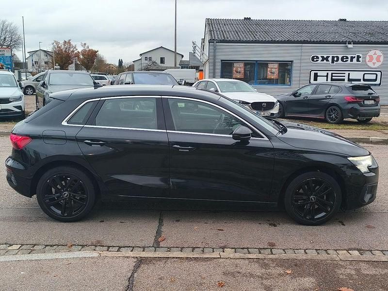 Gebraucht Audi A3 Basis 110 PS (80 kW) 2022 Schwarz Limousine