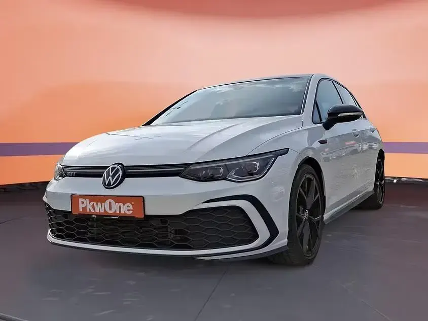 Używany VW Golf VIII GTI 245 KM (180 kW) 2023 Sedan/Limuzyna