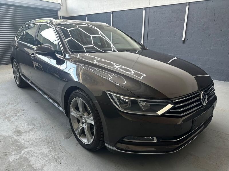 Schwarz Gebraucht 2015 VW Passat Highline Kombi | 8.690 € (Teuer) - Bild 1/4