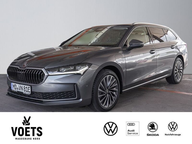 Graphite grau metallic Gebraucht 2024 Skoda Superb LAURIN & KLEMENT Kombi | 46.595 € (Guter Preis) - Bild 1/4