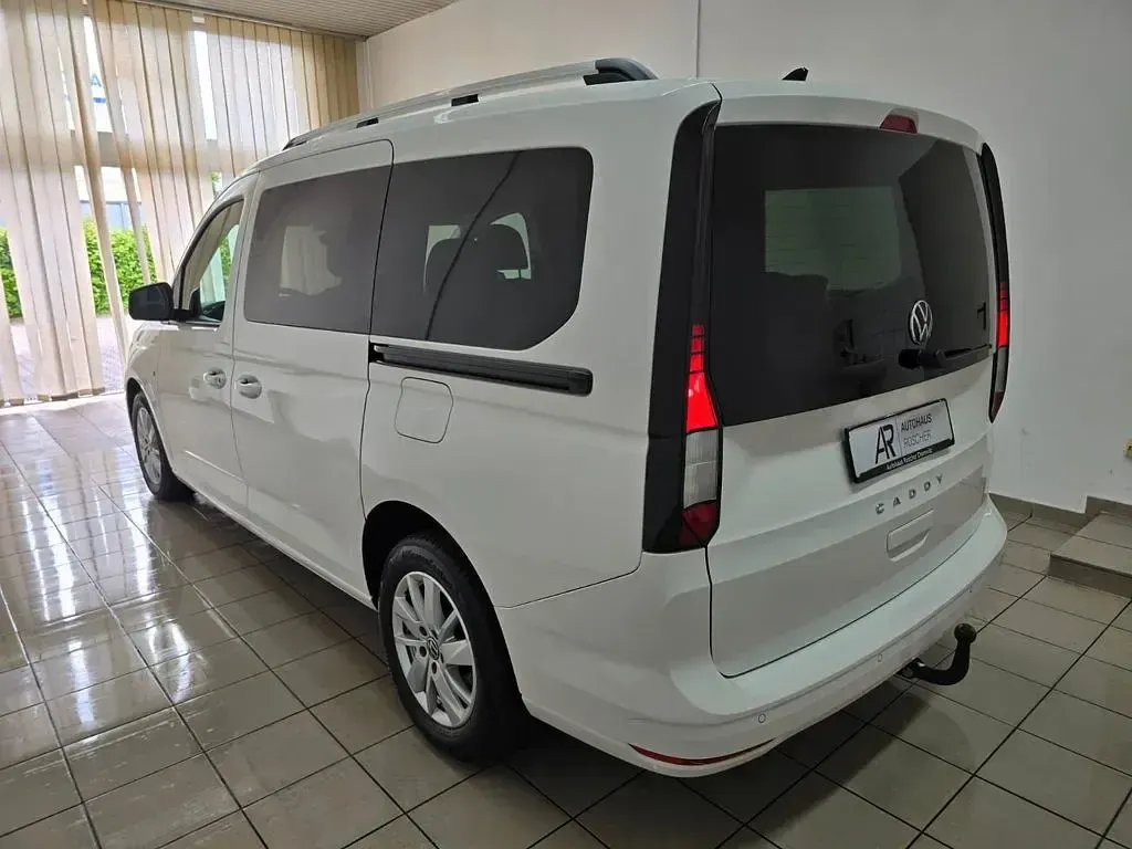 Gebraucht VW Caddy Life 114 PS (83 kW) 2023 Weiß Van / Kleinbus