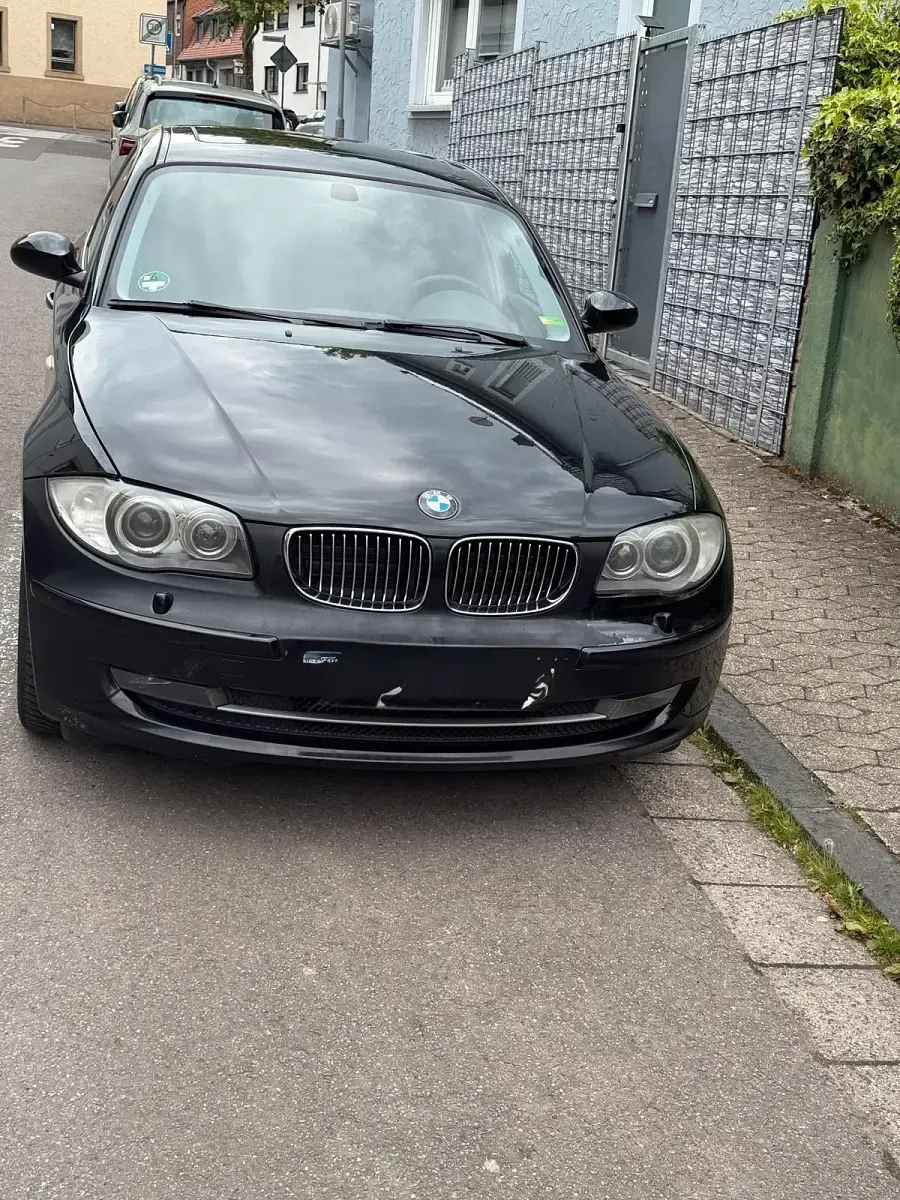Gebraucht BMW 116 122 PS (89 kW) 2008 Schwarz Kleinwagen