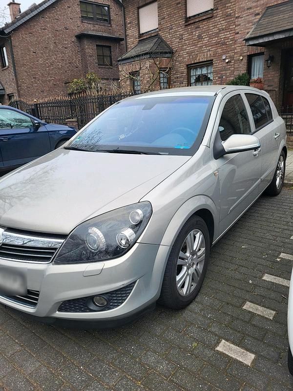Gebraucht Opel Astra 105 PS (77 kW) 2008 Grau Kleinwagen