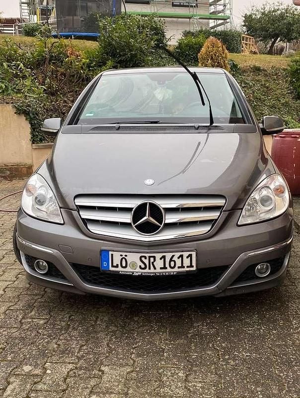 Gebraucht Mercedes B200 140 PS (102 kW) 2009 Van / Kleinbus