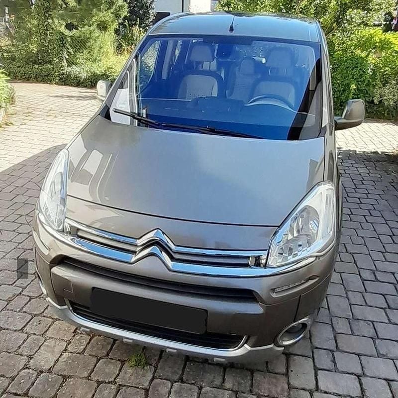 Beige Gebraucht 2013 Citroën Berlingo SELECTION Van / Kleinbus | 8.500 € (Fairer Preis) - Bild 1/4
