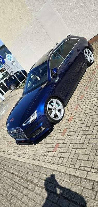 Second-hand Audi A4 S-Line 190 CP (139 kW) 2019 Albastru Break