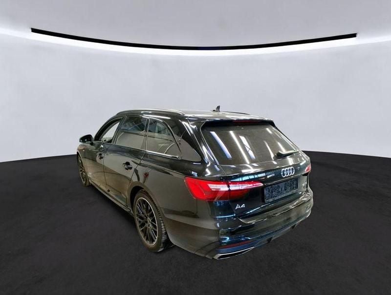 Gebraucht Audi A4 S-Line 163 PS (119 kW) 2023 Außenfarbe: Kombi