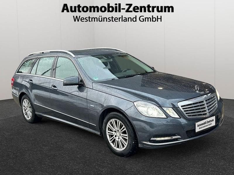 Gebraucht Mercedes E220 Elegance 170 PS (125 kW) 2012 Tenoritgrau Kombi