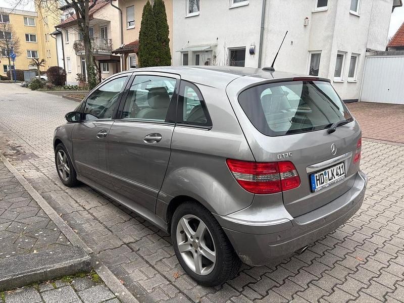 Gebraucht Mercedes B170 116 PS (85 kW) 2005 Silber Van / Kleinbus
