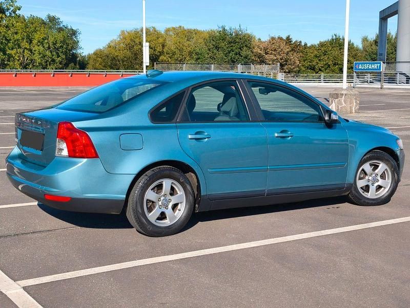 Blau Gebraucht 2009 Volvo S40 Limousine | 5.999 € (Etwas zu teuer) - Bild 1/4